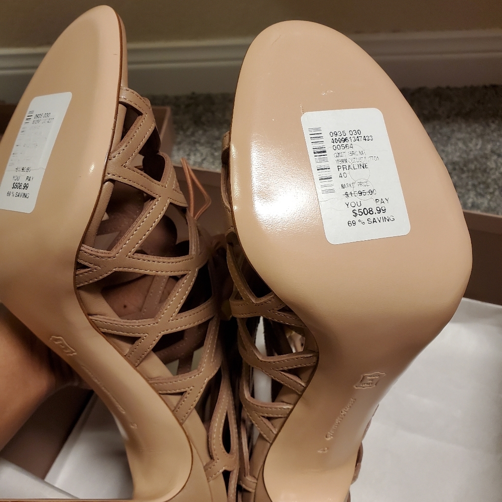Shoes - Picture 6 of 7
